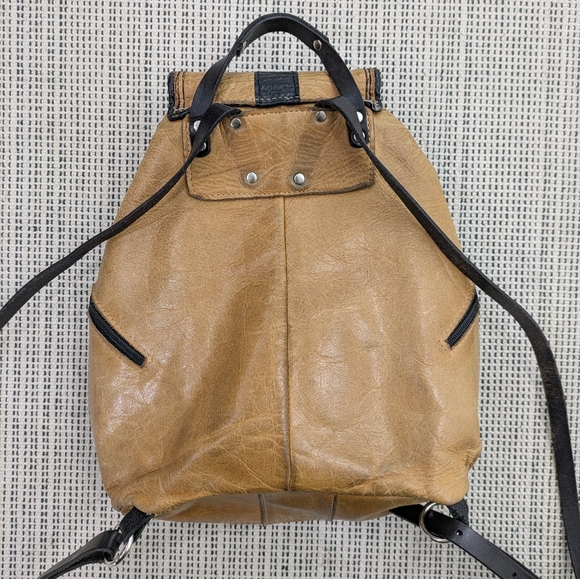 Strey Designs Handmade Leather Backpack - Picture 8 of 14